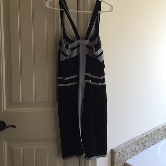 Express fitted dress - Picture 2 of 3