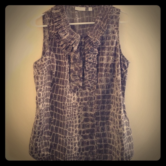 Black and white ruffle top