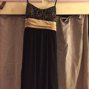 🔸Short black and gold party dress🔸