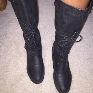 Combat boots