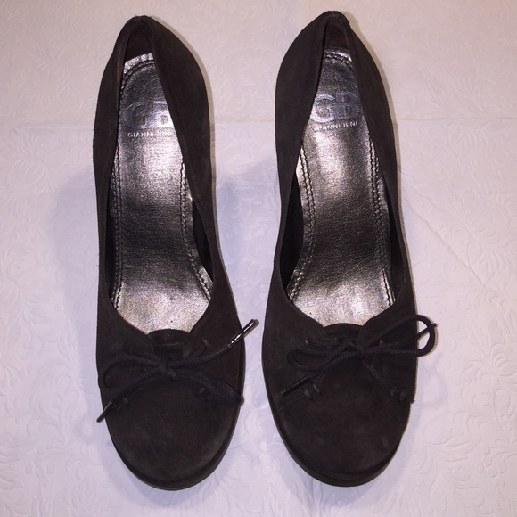 Gianni Bini Brown Suede Pumps - Picture 2 of 4