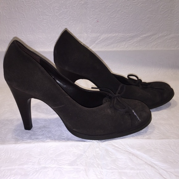 Gianni Bini Brown Suede Pumps - Picture 3 of 4
