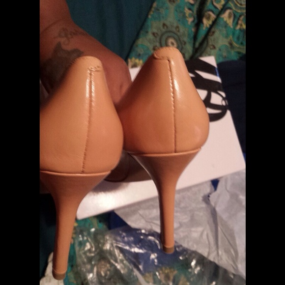 Nine West pump - Picture 2 of 3