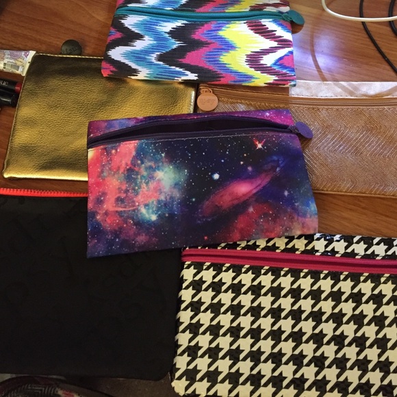 ❤️SOLD❤️ipsy makeup bags! All 6!