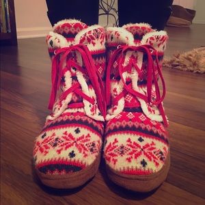 SOLD ☃️❄️Winter House-Shoes/Boots❄️☃️