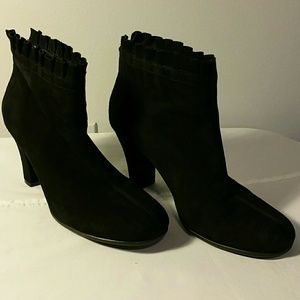 Black suede aerosoles bootie with ruffles