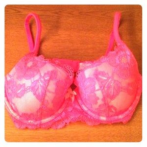 Victoria's Secret "body" Demi bra size 32 D