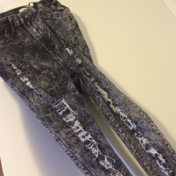 Acid ripped jeans