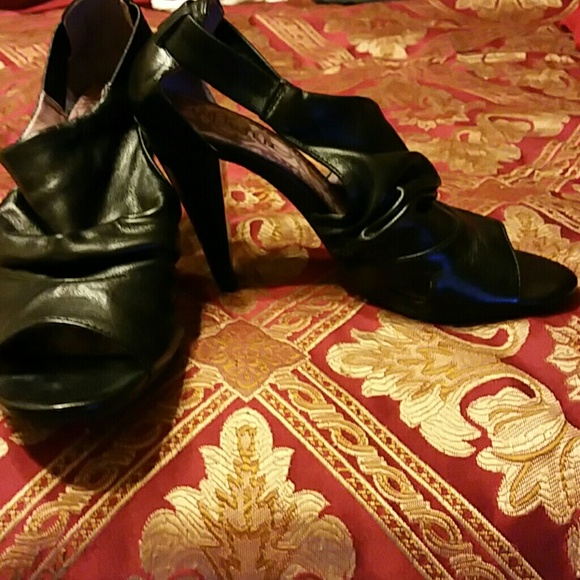 Sandals - Picture 3 of 3