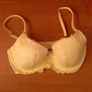 Victoria's Secret "body by Victoria" Demi 32D