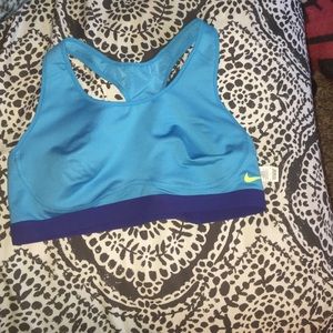 Cute Nike sports bra 💗