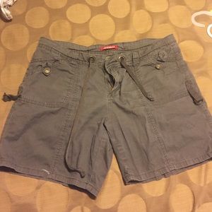 Union Bay green shorts
