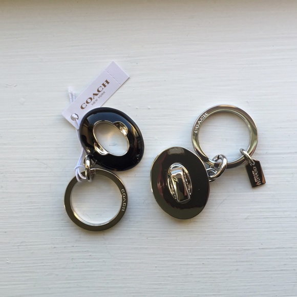 NWT Coach Valet Keychain Black/Silver Turn Lock - Picture 5 of 5