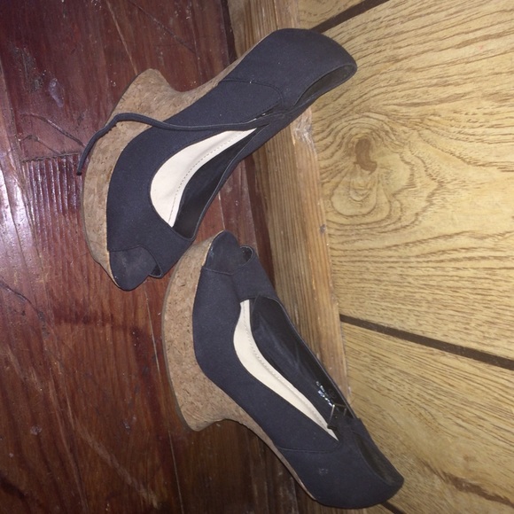 Heels - Picture 2 of 2