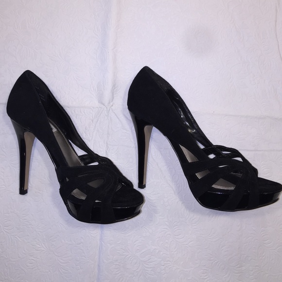 Steve Madden Black Suede Pumps - Picture 3 of 4