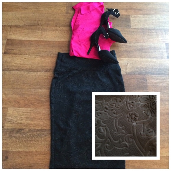 🎉lowest price sale🎉LULAROE  pencil skirt
