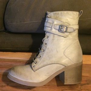 G by Guess heeled boots booties size 10 gray