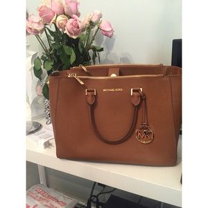 Michael Kors purse