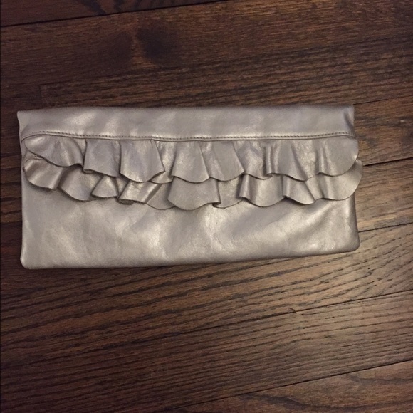 A silver clutch!