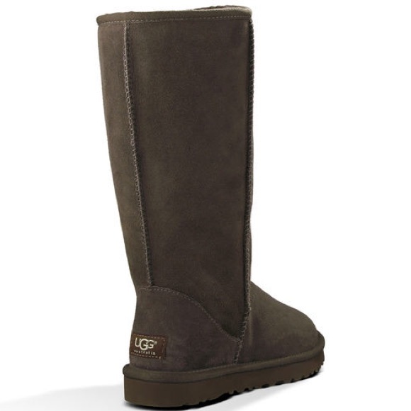 UGG Shoes - Chocolate dark brown Classic Uggs