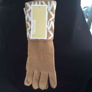 Michael kors mittens