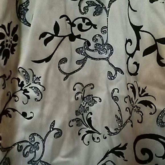 Dress - Picture 4 of 4