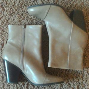 GUESS Ankle Boot