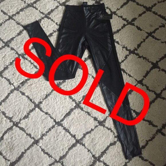 Leather pattern leggings