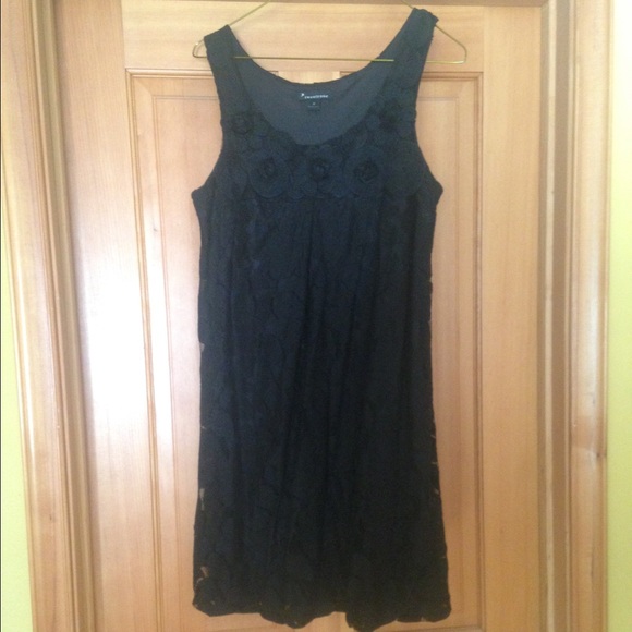 Lbd  Beautiful lace dress- great for the holidays - Picture 2 of 2