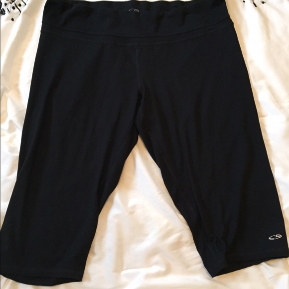 Black running/workout capris