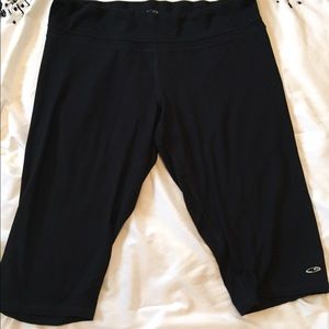Black running/workout capris