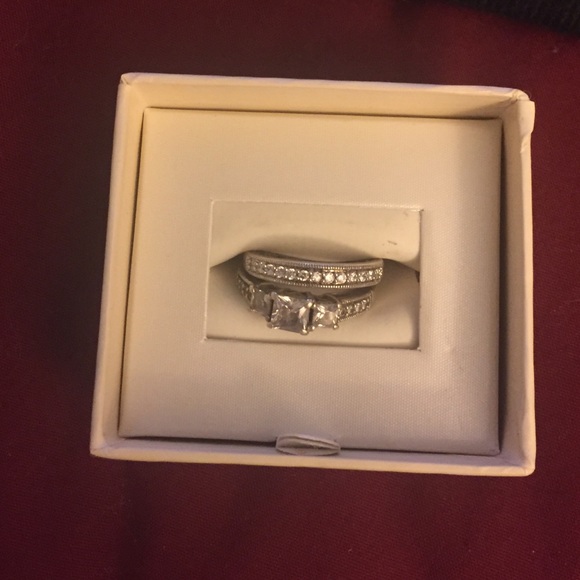 Engagement ring and wedding band