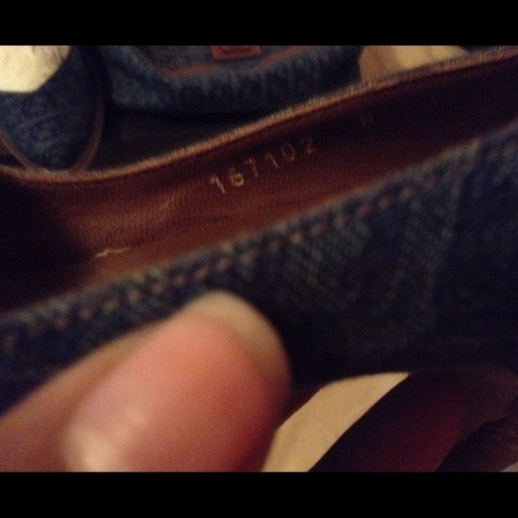 Authentic Gucci Denim Heels Size 8. SHOES ONLY! - Picture 2 of 4