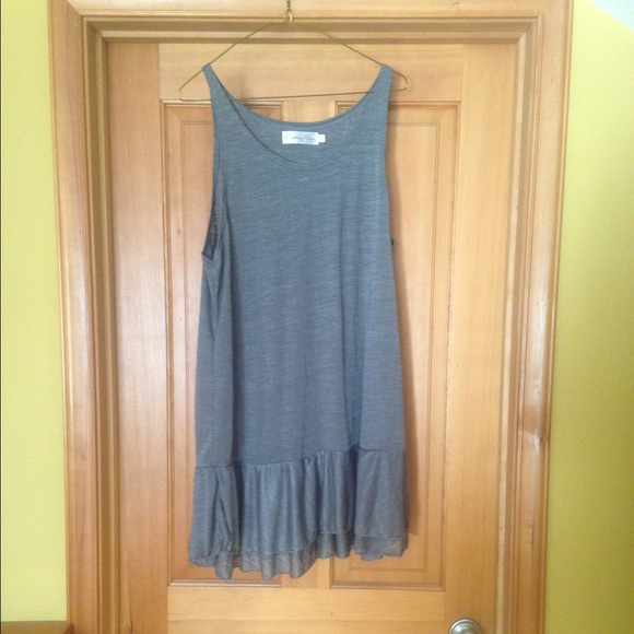 Silver Flowy dress. - Picture 1 of 4