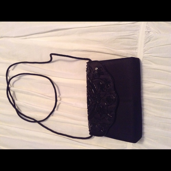 Elegant  Black Bead Embossed Evening Bag/clutch - Picture 2 of 4