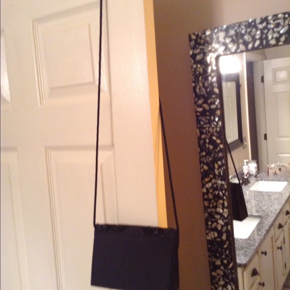 Elegant  Black Bead Embossed Evening Bag/clutch - Picture 3 of 4