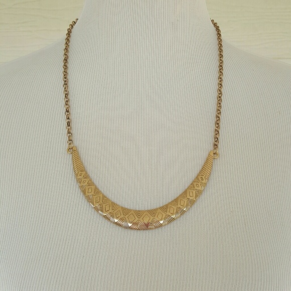 boutique  Jewelry - Perfect goldtone statement necklace