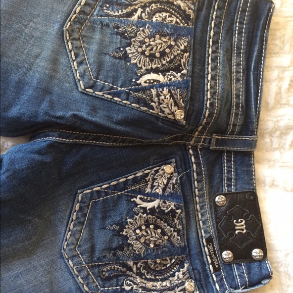 Jeans SIZE 27 pre-owned AS IS