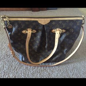 BARLEY USED 100% authentic Louis Vuitton tote bag