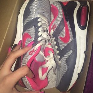 air maxes