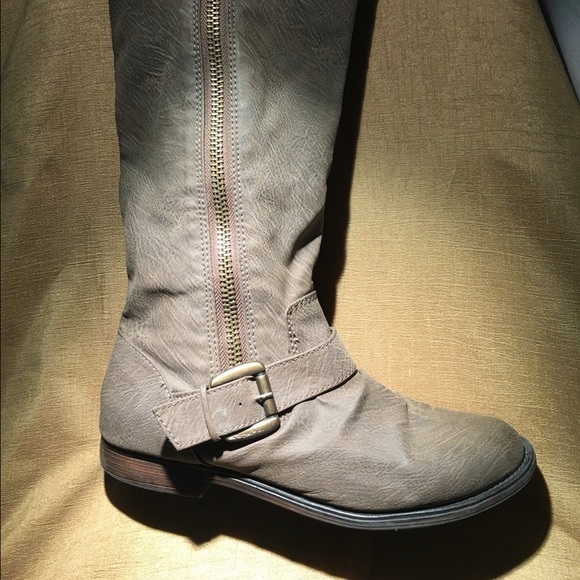 Under the knee grey boots