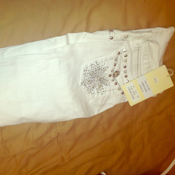 L.A. Idol jeans all white.