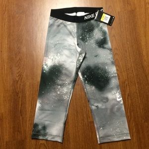 Nike pro cropped leggings
