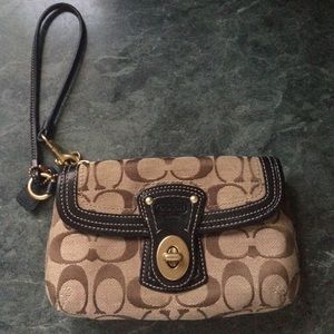 COACH WRISTLET (AUTHENTIC)