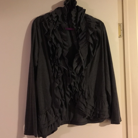 Cato dark grey with long sleeves ruffle top