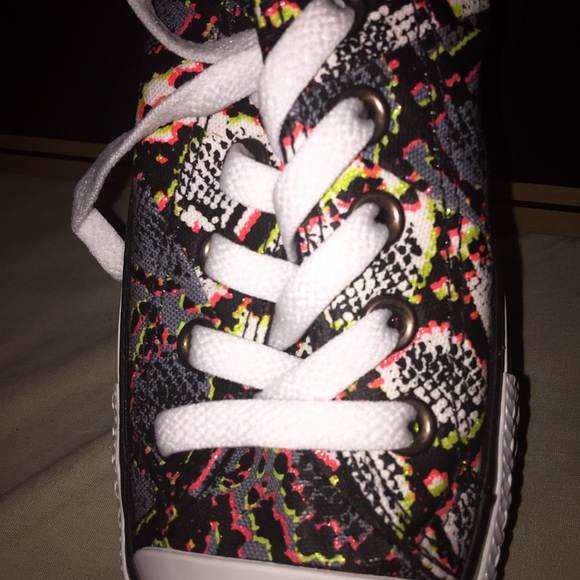 Converse Women's Lo tennies