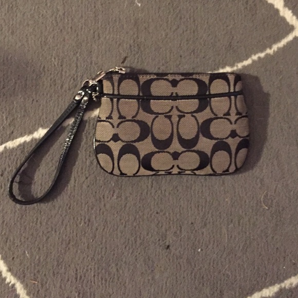 AUTHENTIC coach wristlet