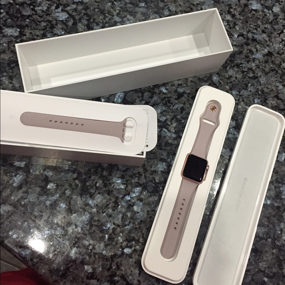38MM LIKE NEW APPLE SPORT WATCH