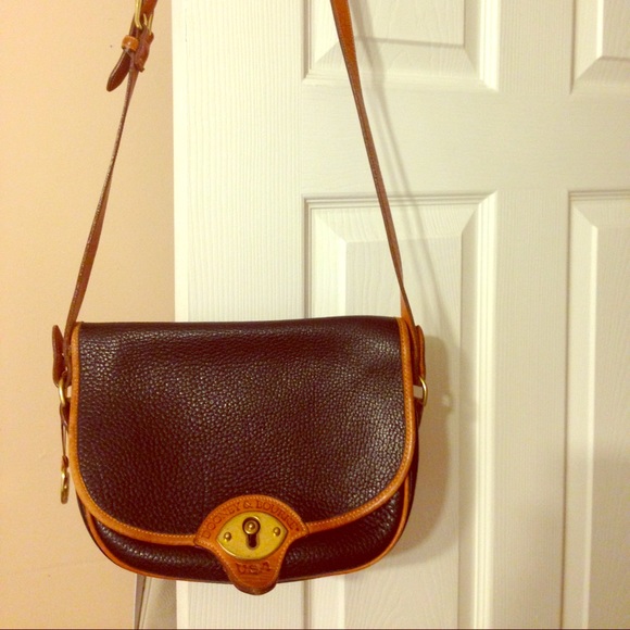 Dooney & Bourke Handbags - Dooney & Bourke small vintage all leather purse