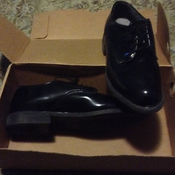CAPPS DRESS OXFORD BLACK 9.5 D with original box